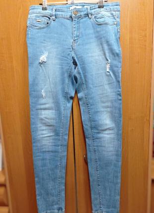 Женские (зауженные) джинсы