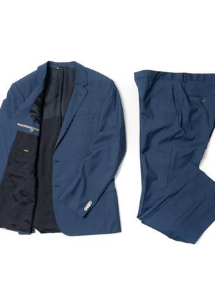 Hugo boss suit костюм