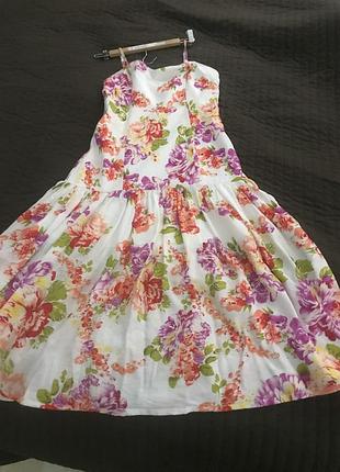 Платье в цветах
