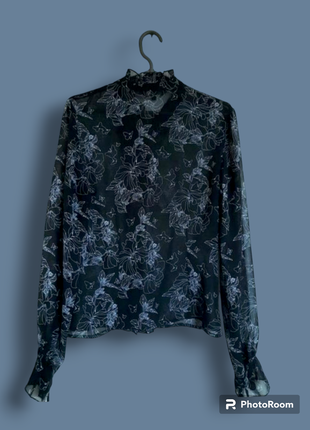 Легкая блуза с рукавами летняя