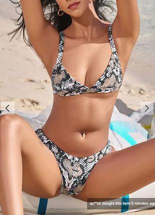 Верх от купальника сот змеиным принтом фирмы zaful