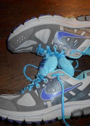 Кроссовки nike р.40