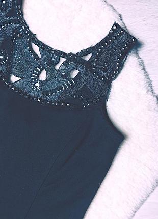 Маленьке чорне плаття 4