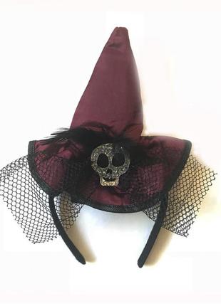 Шляпка на ободке ведьмочки с черепом (бордовая)2 фото