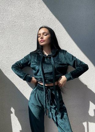 Жіночий спортивний костюм &laquo; велюр