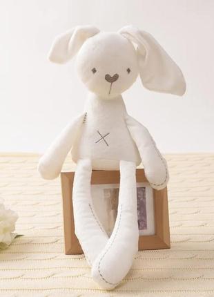 Милая мягкая игрушка кролик белого цвета