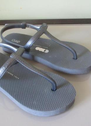 Новые американские шлёпанцы gap, размер 29/30