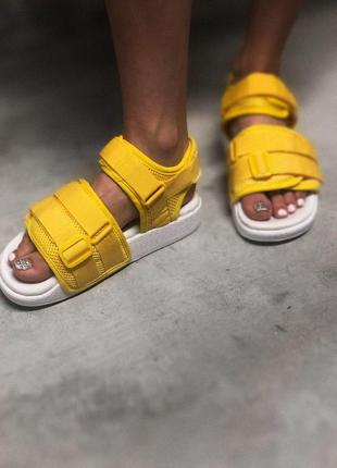 Шикарные женские сандалии adidas в желтом цвете (весна-лето-осень)😍