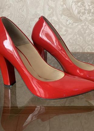 Женские лаковые красные туфли2 фото