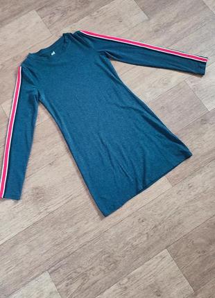 Тоненька спортивна сукня