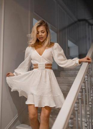Романтична та неймовірно красива сукня білого кольору