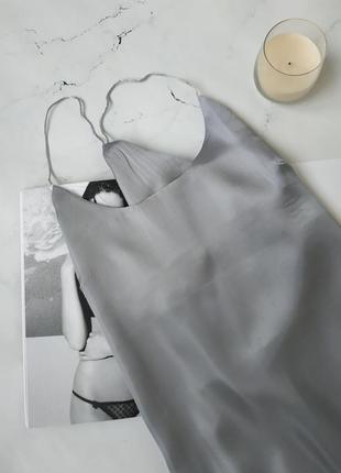 Сіра шовкова майка, сірий топ у білизняному стилі на тонких бретелях7 фото
