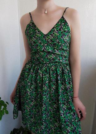 Зелена сукня на тонких бретелях у квітковий принт, зелений літній сарафан у квіти8 фото