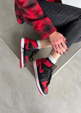 Nike air jordan 1 mid кросівки