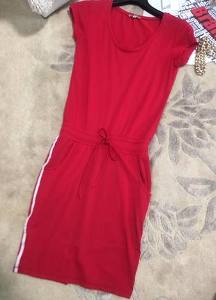 Красное спортивное женское платье миди 🩸2 фото