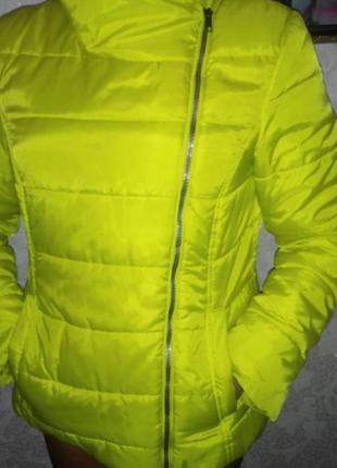 Куртка деми яркого лимонного цвета2 фото