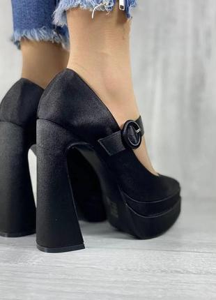 Жіночі атласні туфлі з ремінцем5 фото