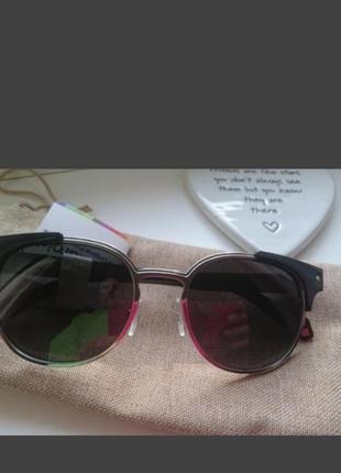 Солнцезащитные очки. бренд.привезенные из австреи