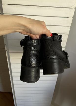 Ботинки обуви сапоги на каблуке5 фото
