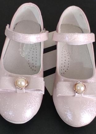Розовые туфли для девочки блестящие с бантиком