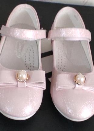 Розовые туфли для девочки блестящие с бантиком7 фото
