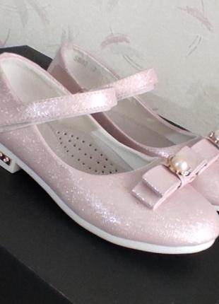 Детские розовые  туфли для девочки под платье, праздничные8 фото
