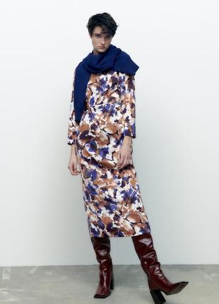 Красива сукня по фігурі zara