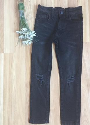 Фирменные джинсы next мальчику 7 лет состояние отличное