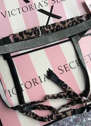 Пояс для чулок victoria’s secret garter leopard belt виктория bombshell shine