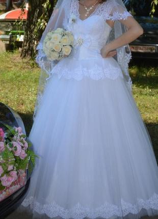 Весільна сукня (невінчана)2 фото