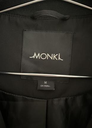 Бомбер овевсайз monki m4 фото