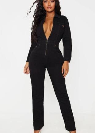 Чорний джинсовий комбінезон