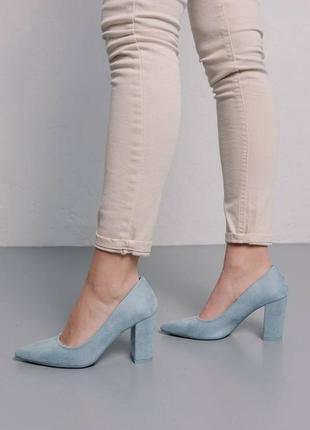 Женские замшевые туфли на каблуках синего цвета7 фото