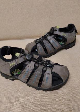 Босоніжки сандалії ecco 32