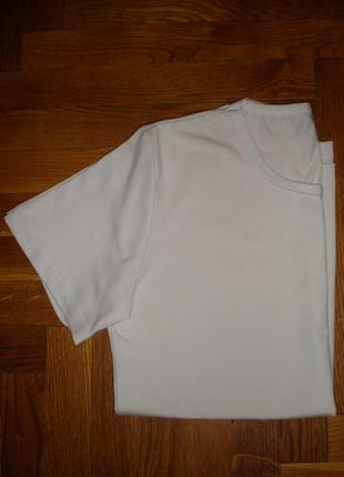 Базовая эластичная белая футболка) oversize9 фото