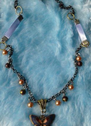 Намисто з метеликом