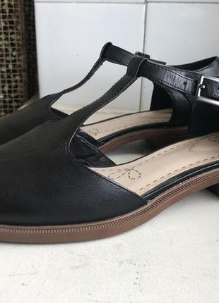 Босоніжки clarks 40-41р. оригінал
