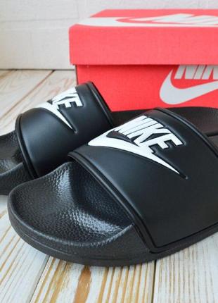 Nike мужские чорные шлепанцы, с белой надписью, стильные мужские шлепки найк, пляжные шлепки унисекс6 фото