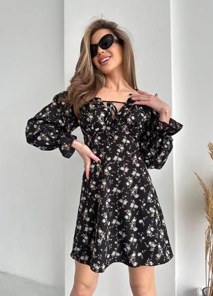 Жіноча сукня коротка синя рожева чорна блакитна квіткова з розрізом весняна