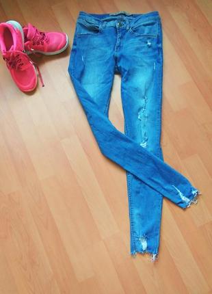 Крутые рваные джинсы скины