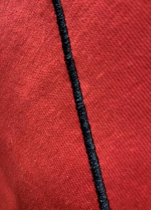 Красный свитшот/кофта на флисе с вышивкой.5 фото