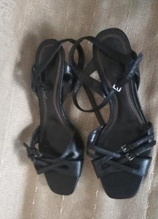 Босоніжки clarks