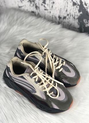 Крутые кроссовки adidas x kanye west yeezy 700 grey v2.
