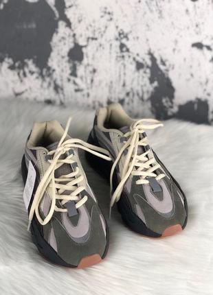 Крутые кроссовки adidas x kanye west yeezy 700 v2 grey.2 фото