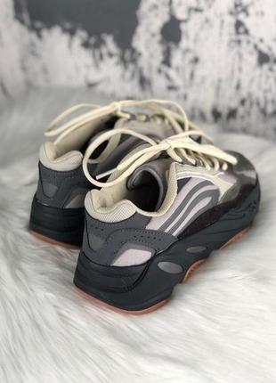 Крутые кроссовки adidas x kanye west yeezy 700 v2 grey.5 фото