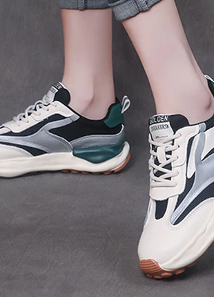 Кросівки з комбінованих матеріалів