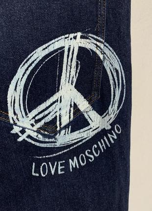 Джинсы с принтом love moschino5 фото