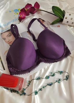Брендовый мягкий бюстгальтер на тонком поролоне размера 70e
