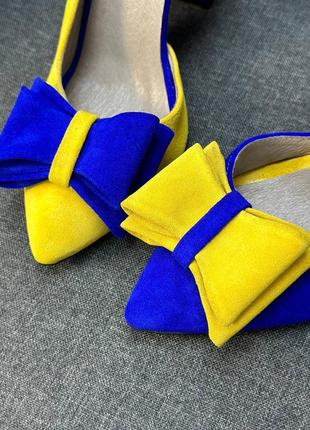 Патріотичні туфлі лодочки жовто блакитні з натуральної італійської шкіри та замші жіночі на підборах2 фото