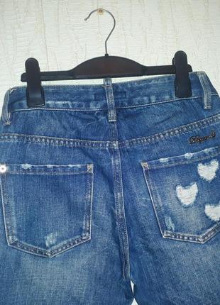 Оригинальные укороченные джинсы бойфренды dsquared с рваными сердечками размер 368 фото